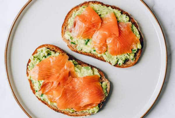ricetta avocado toast con salmone affumicato